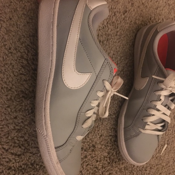 NIKE SNEAKERS - Picture 3 of 3