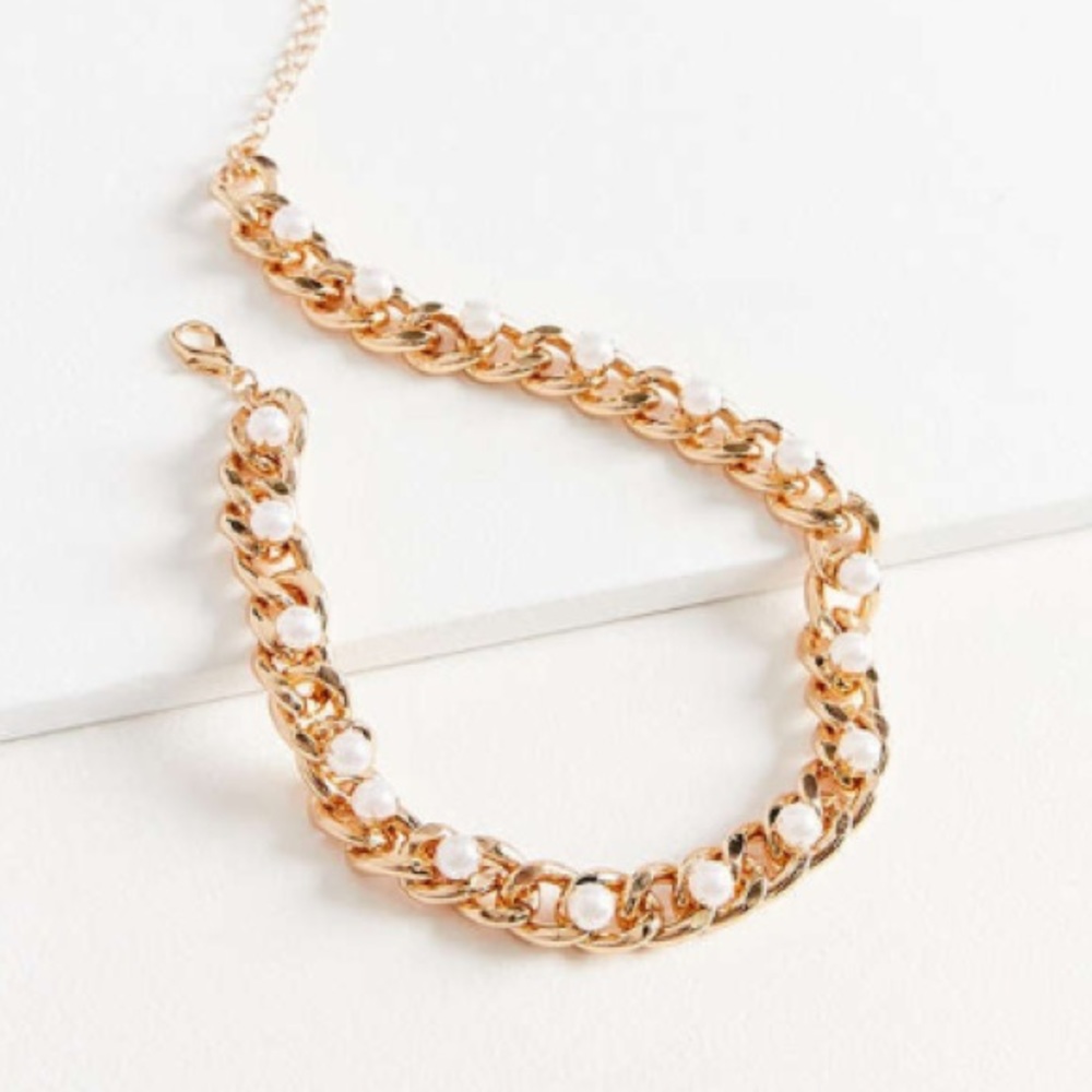 Statement pearl chain necklace urban Outfitters