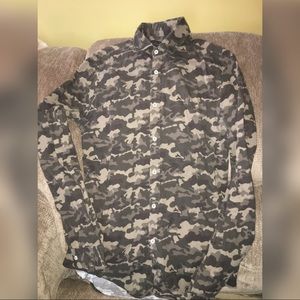 Zara longsleeve camo buttoned down shirt