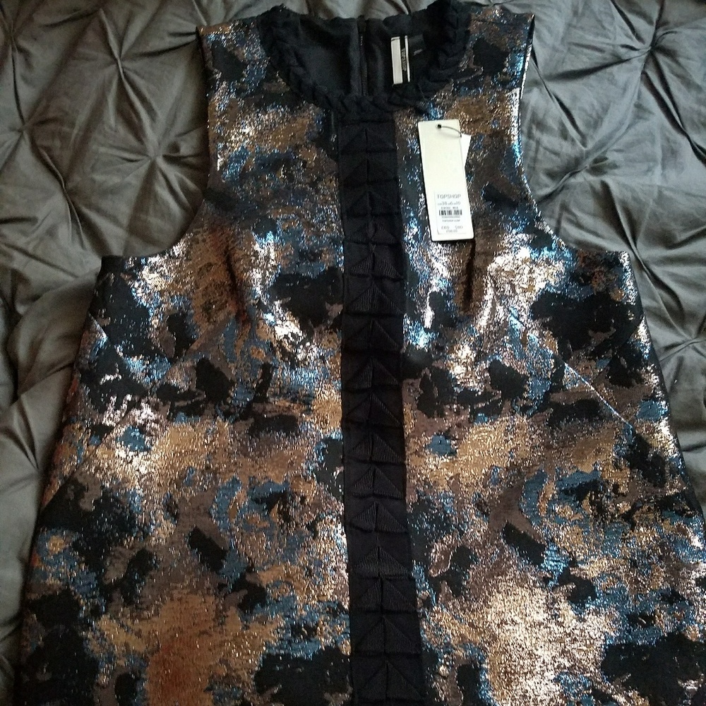 MUST GO Topshop sleeveless blouse! nwt