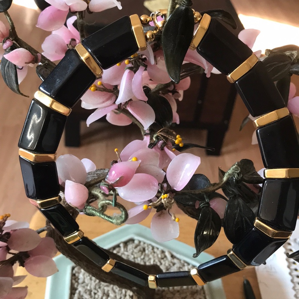Vintage Napier lucite chocker