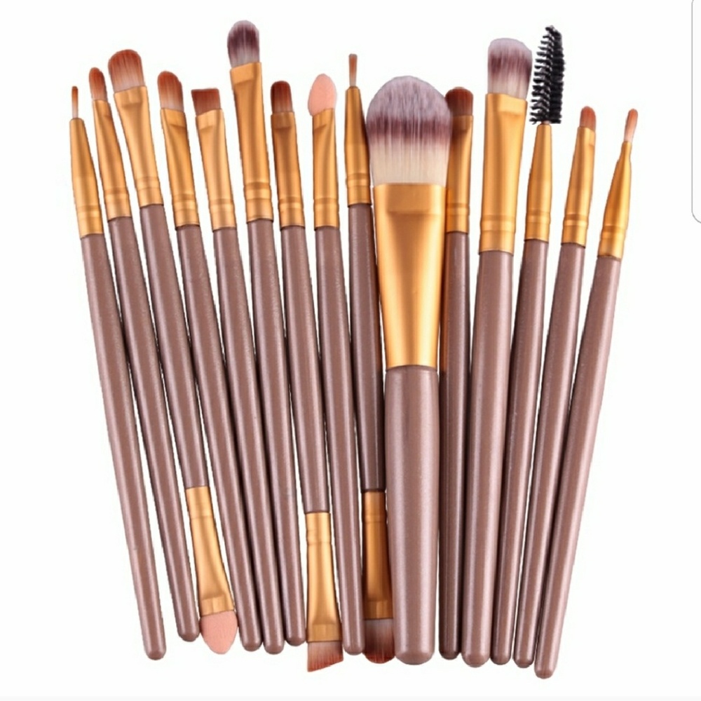 NEW! 15 PIECE MAKEUP BRUSH SET