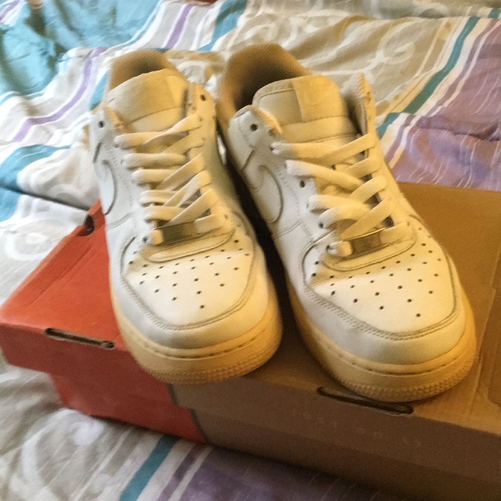 ✨WHITE NIKE AIR FORCE✨