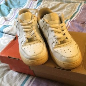 ✨WHITE NIKE AIR FORCE✨
