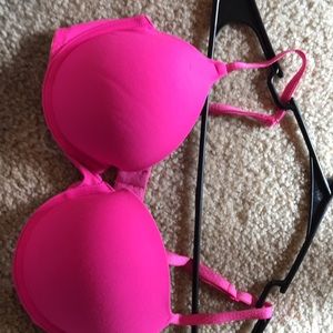 Victoria’s Secret Pink bra