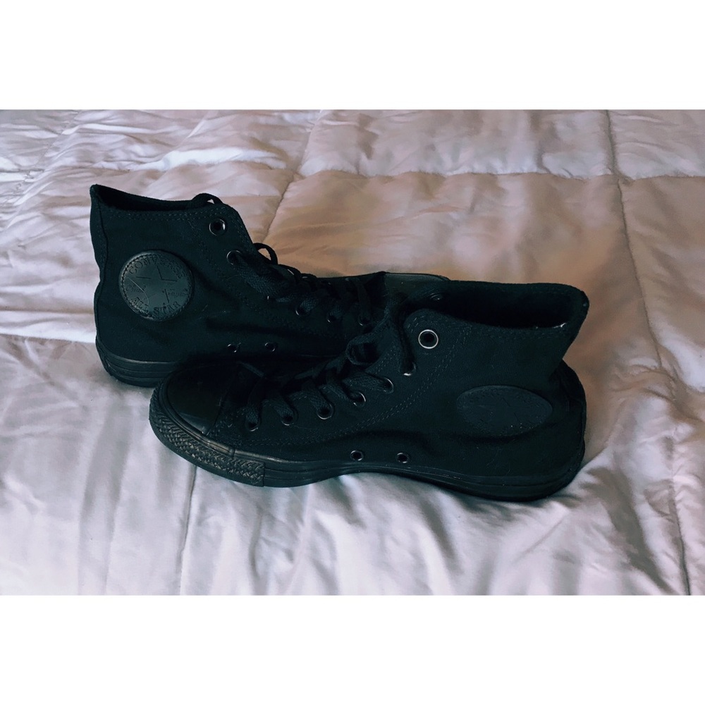 🆕⭐️CHUCK TAYLOR BLACKED OUT HIGH TOPS⭐️🆕