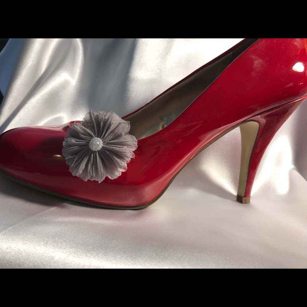 Shoe clips