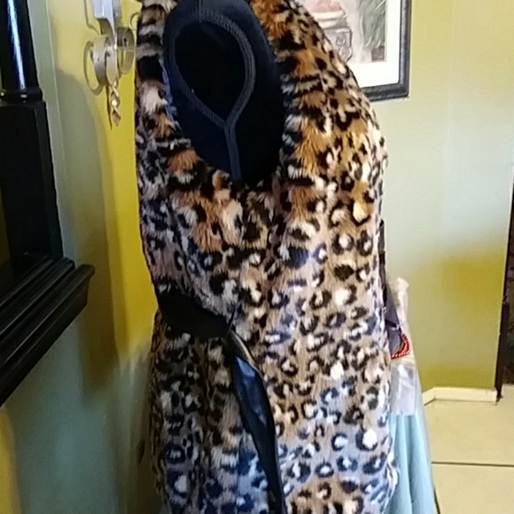 Cheetah print vest jacket - Picture 3 of 4