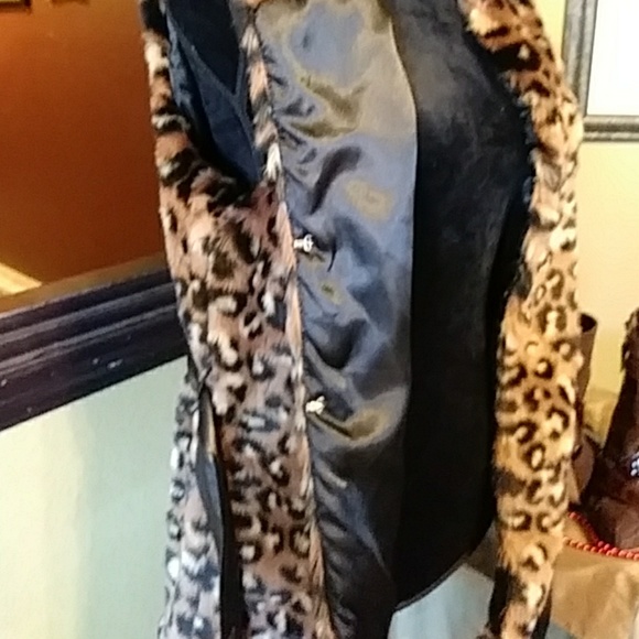 Cheetah print vest jacket - Picture 4 of 4