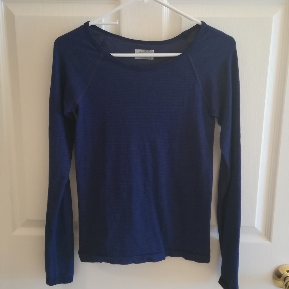 Athleta shirt