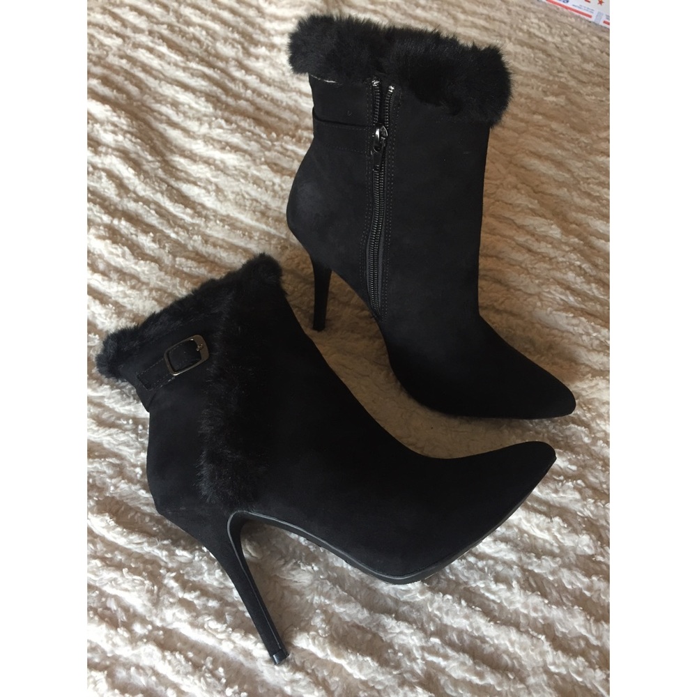 NWOT Black Sexy Heeled Boots w/ Faux Fur