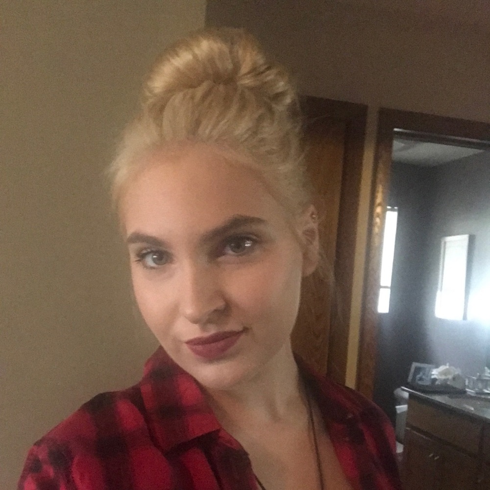 Meet your Posher, Brooke