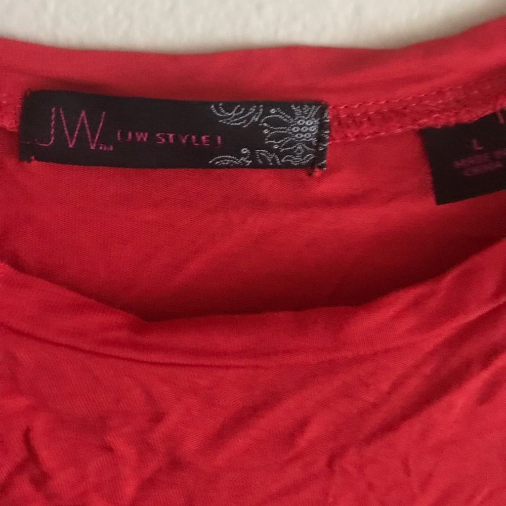 Red Top - Picture 3 of 4