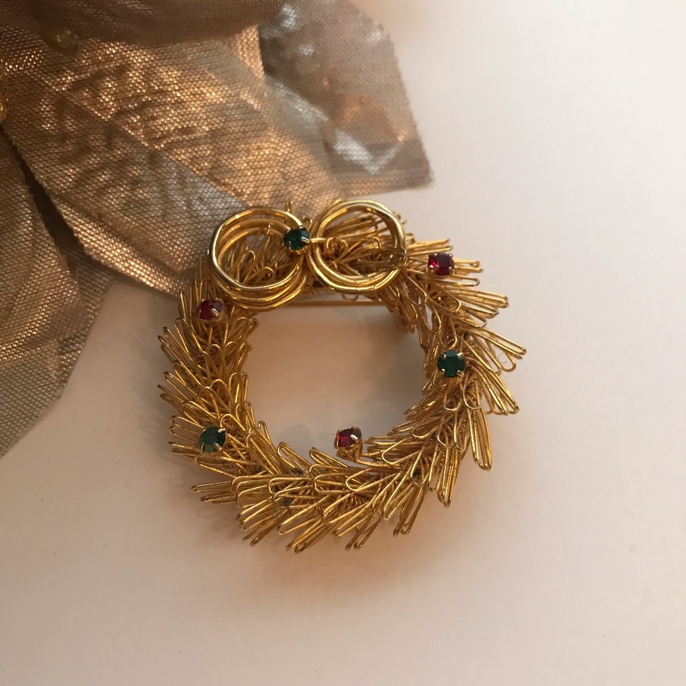 Vintage Christmas Wreath Brooch w/ Colored Stones