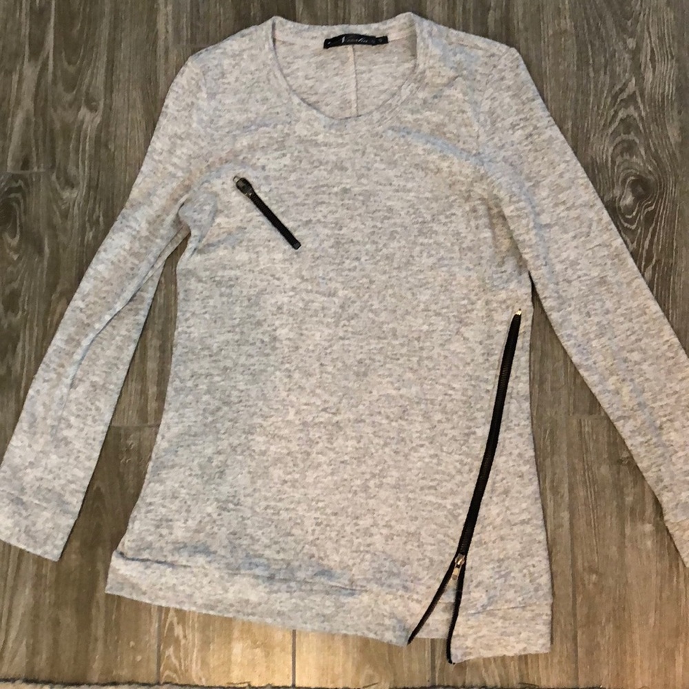 Grey sweater w/zipper accents