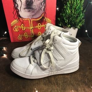 $19 Converse Men Sneakers💥