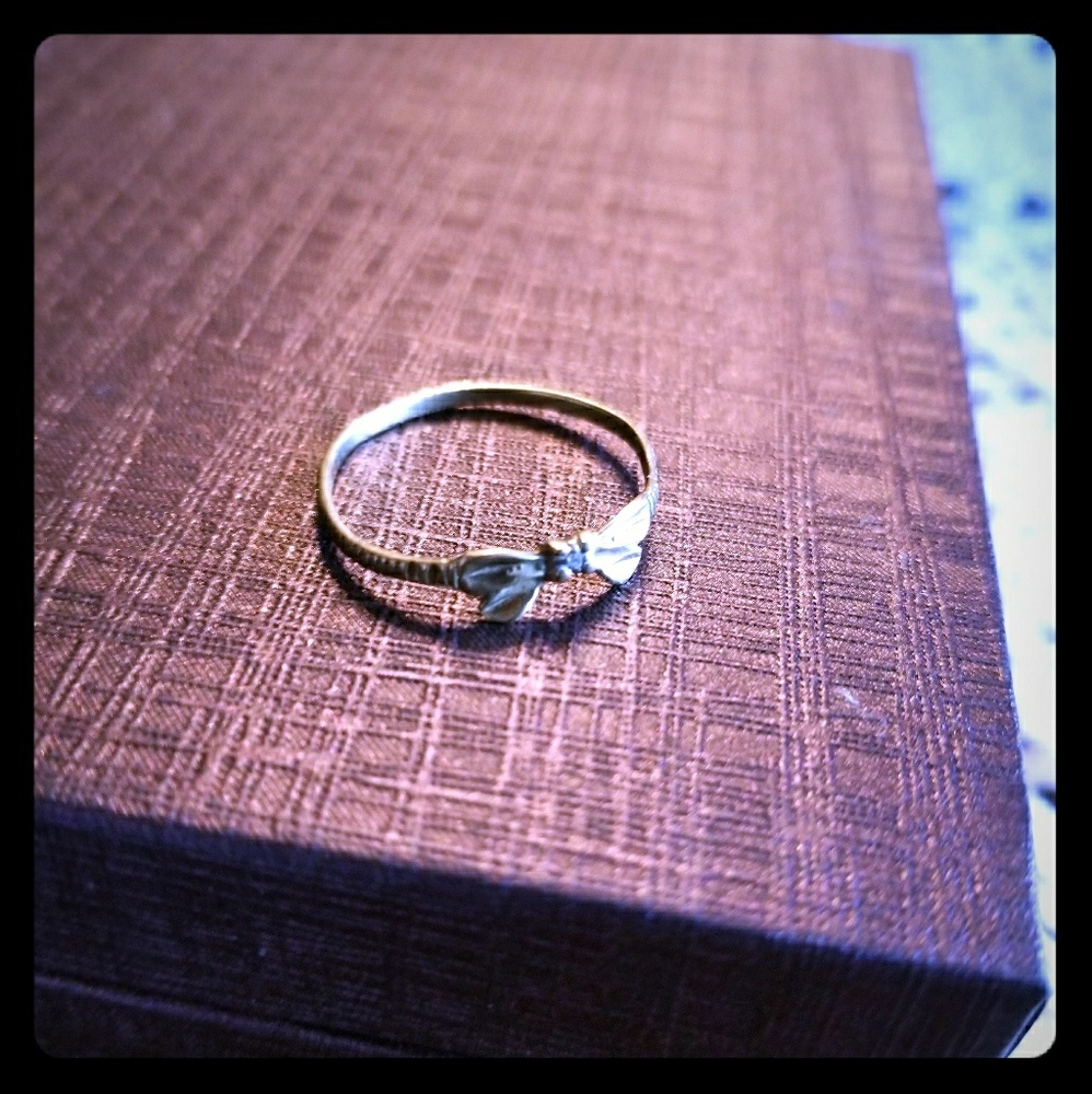 10K Gold Bow Diamond Ring