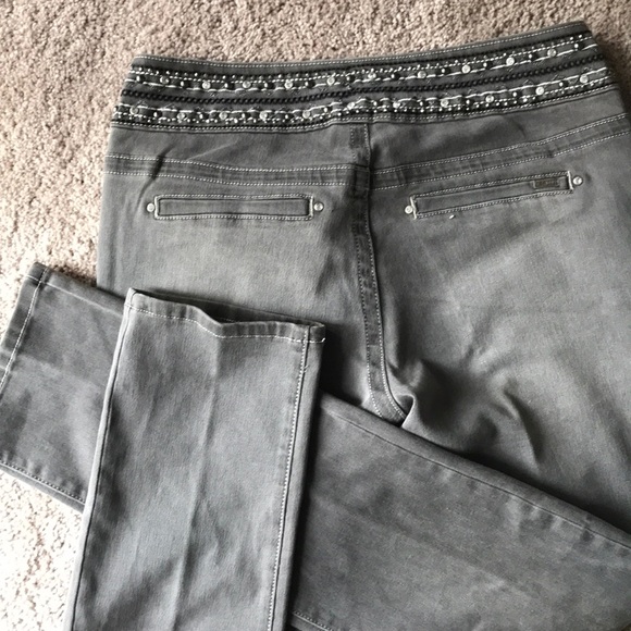 Soft Grey jeans with bling - Picture 4 of 5