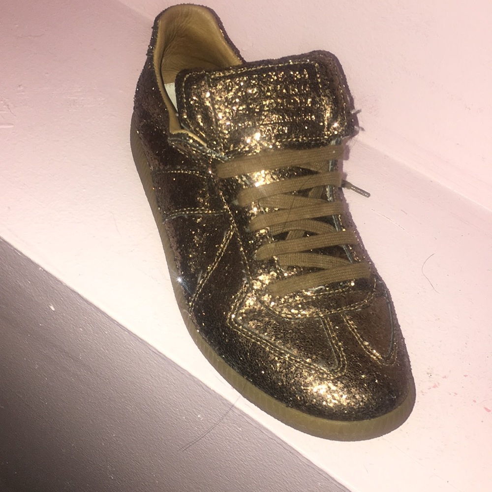 Gold glitter maison M