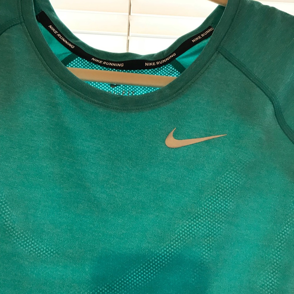 Nike Women’s Dri-Fit Short Sleeve Top