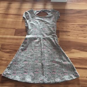 Bongo grey pink black short sleeved dress small