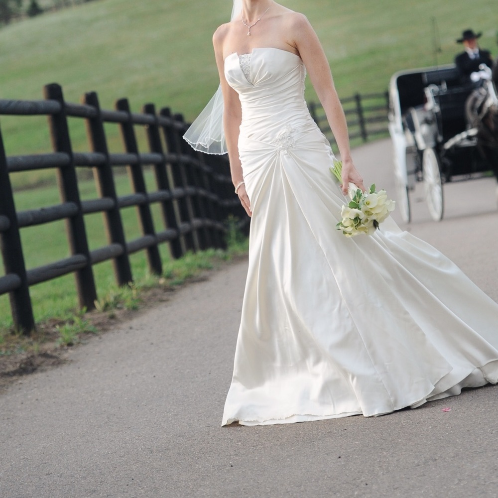 Stunning designer wedding dress!