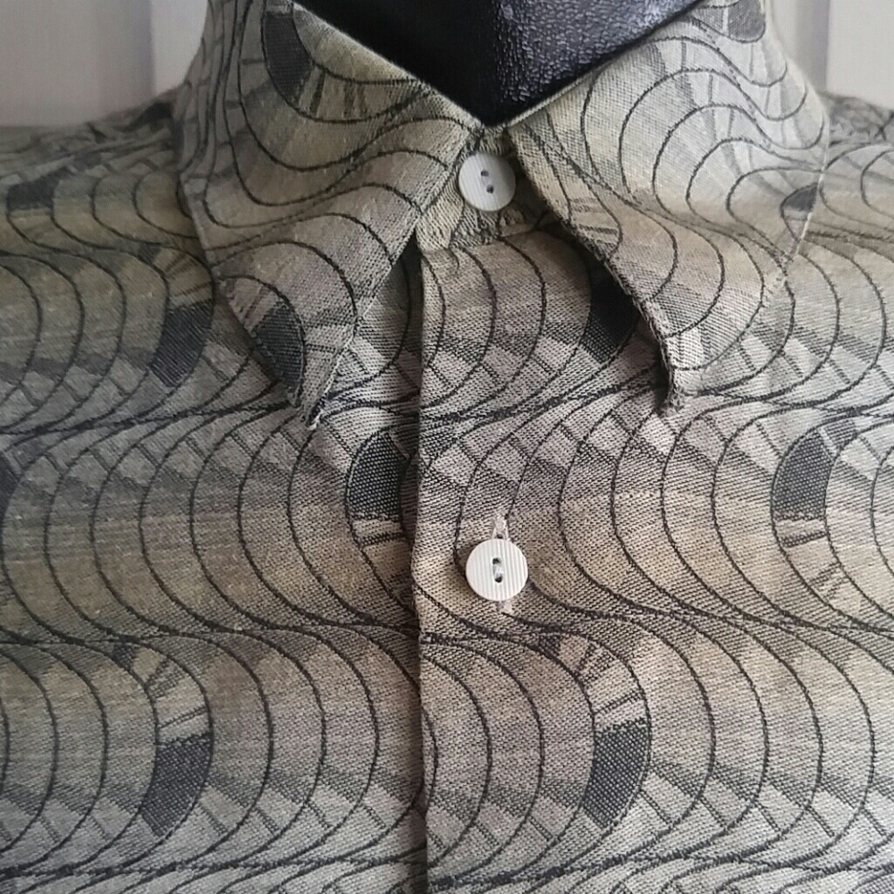 Shirt - Picture 4 of 7