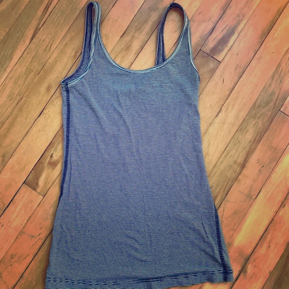 lululemon athletica Tops - Lululemon Tank Top Size 6