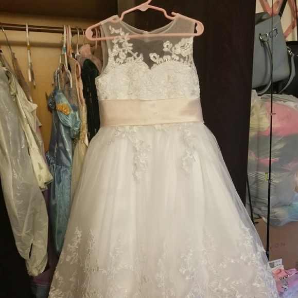 Girls white dress - Picture 1 of 1