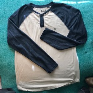 Long sleeved Volcom Tee