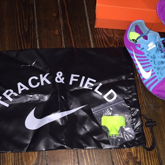 NEW. NIKE ZOOM D racing shoes - Picture 2 of 3