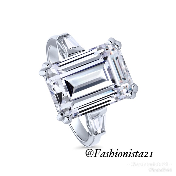 Engagement Wedding Emerald Cut Diamond Ring - Picture 2 of 8