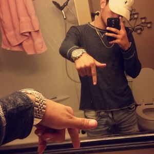 Meet your Posher, Levi