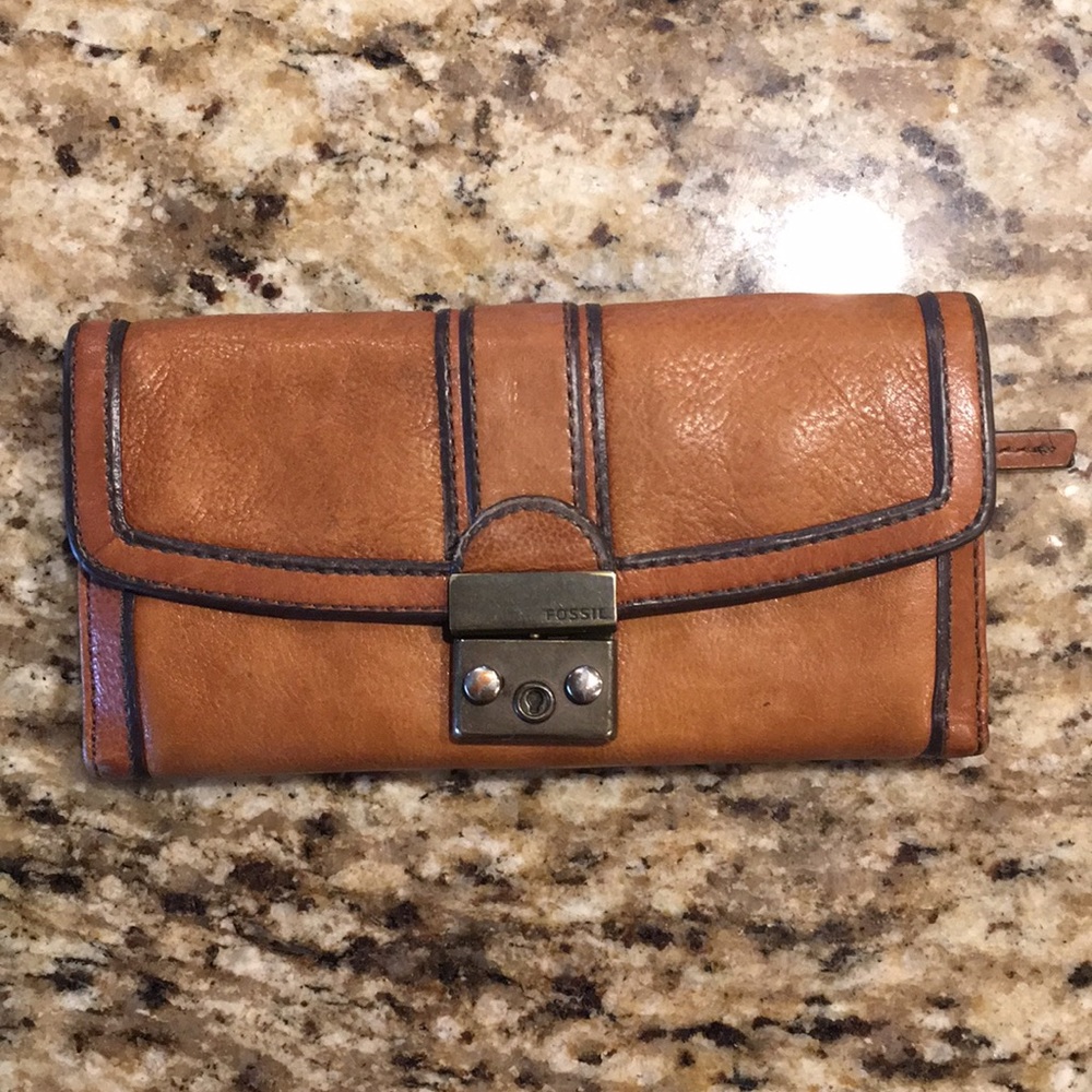Leather fossil wallet
