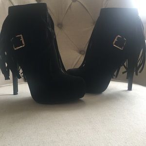 Black fringe booties