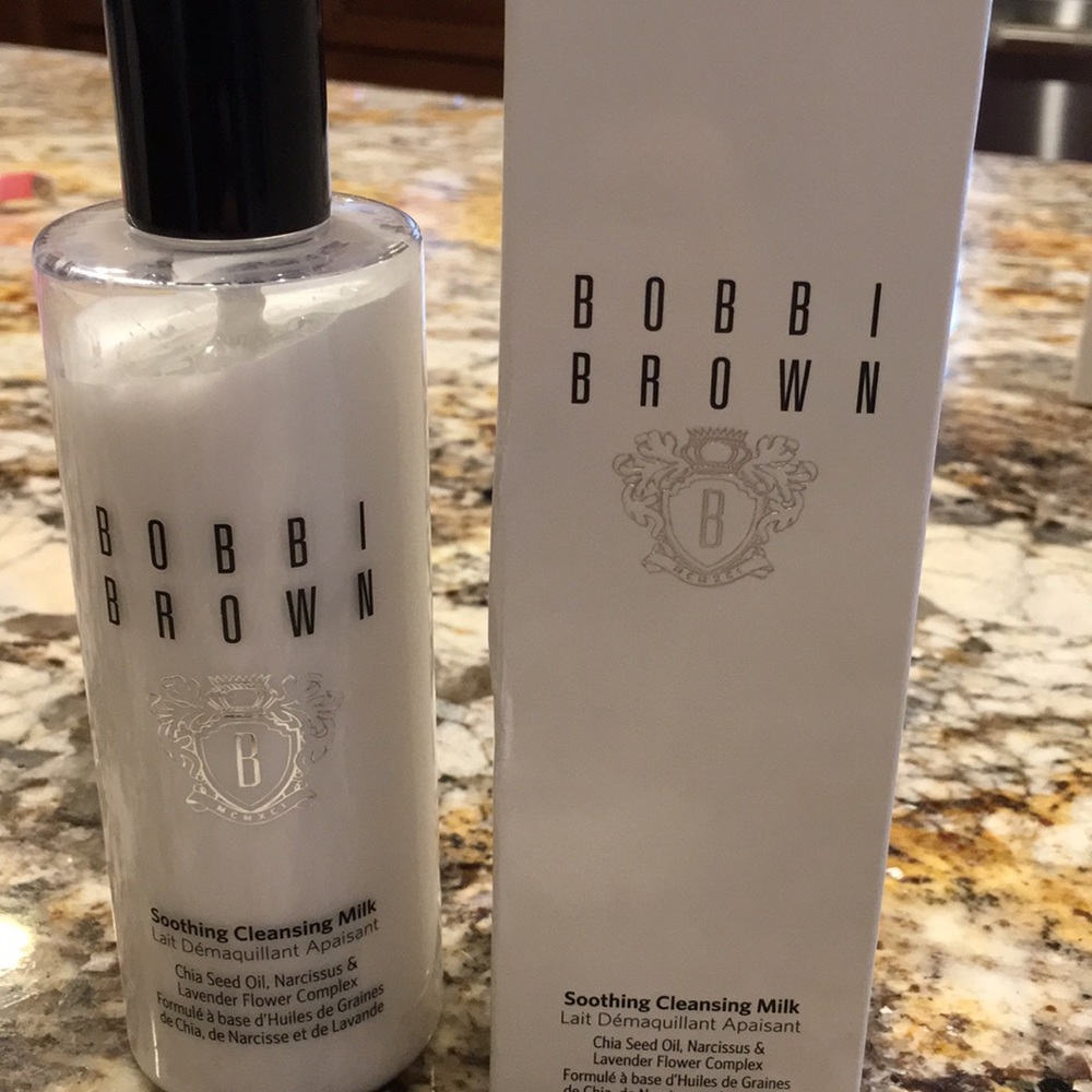Bobby Brown soothing cleansing milk face wash