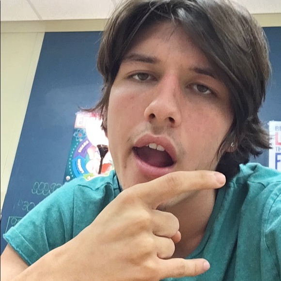 Meet your Posher, Alec - Picture 1 of 1