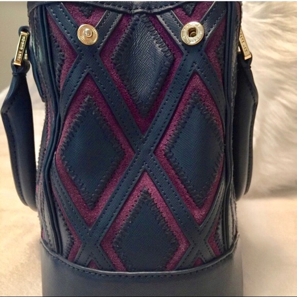 Tory Burch Robinson Double Zip. Diamond Pattern. - Picture 3 of 5