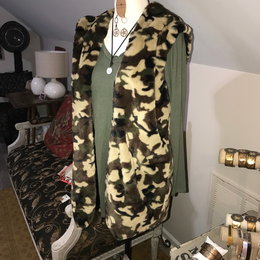 Price drop!!💓💓👏🏼👏🏼👏🏼 fleece jacket