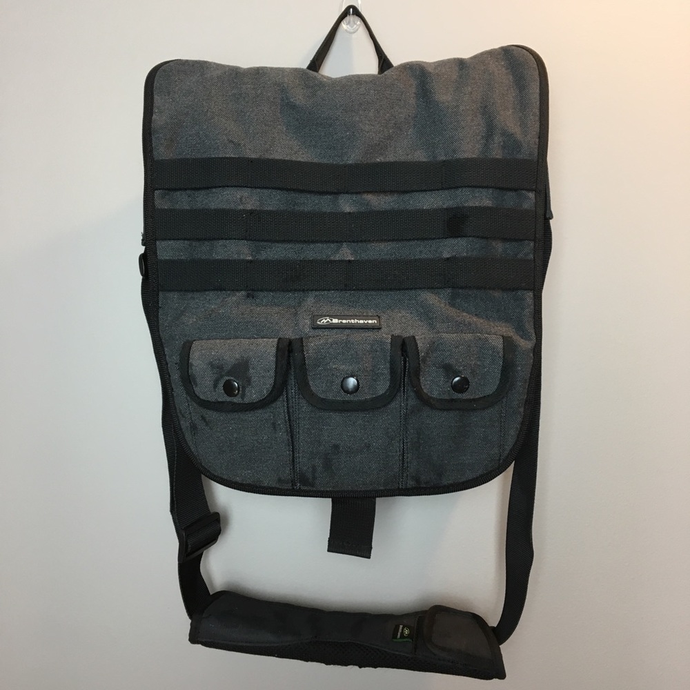 Brenthaven Laptop crossbody vertical messenger bag