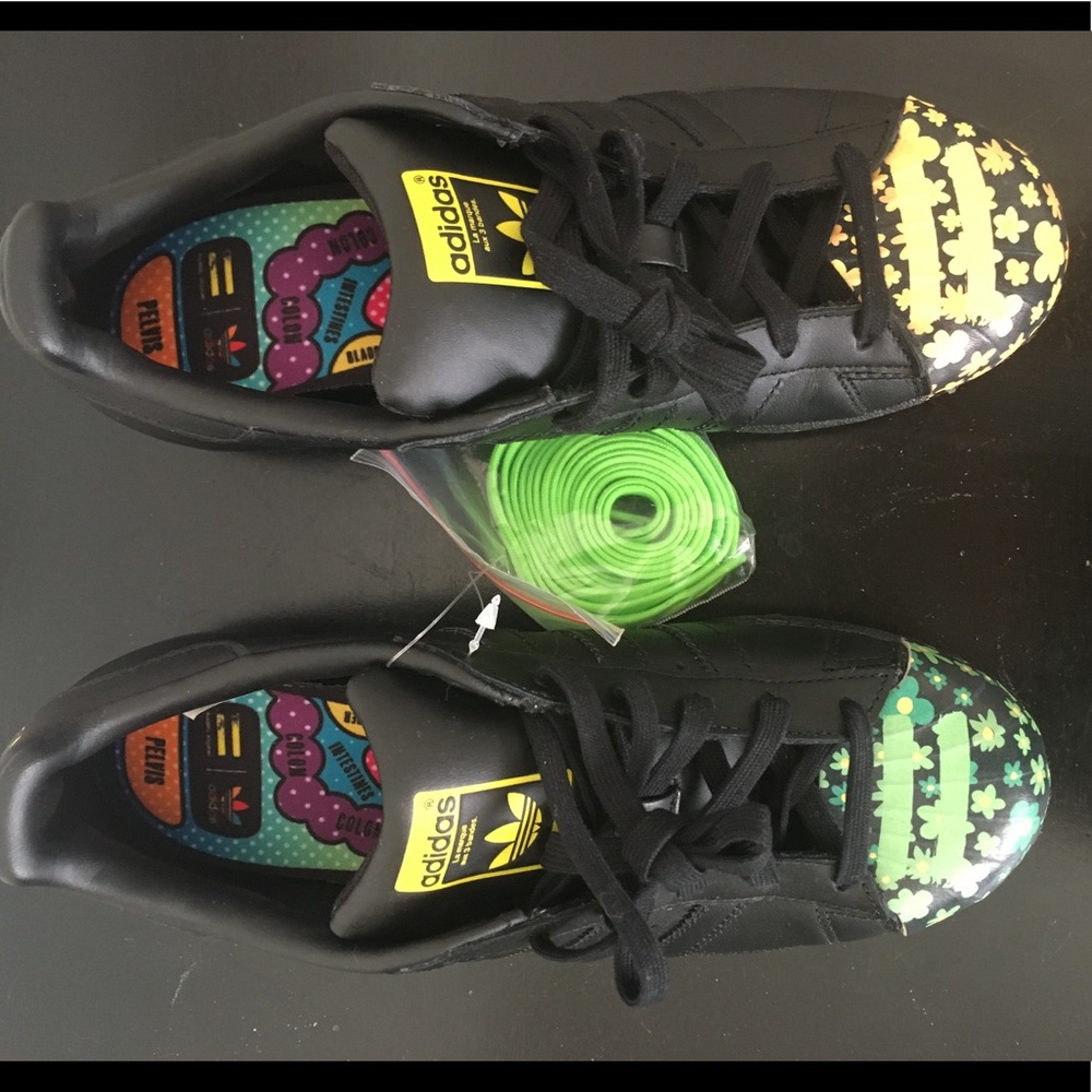 Adidas Superstar Pharrell Shoes - Picture 5 of 8