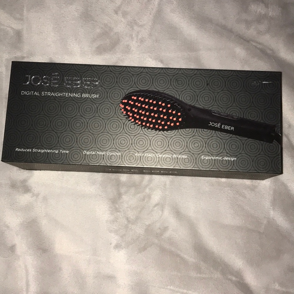 NIB José Eber Digital Straightening Brush