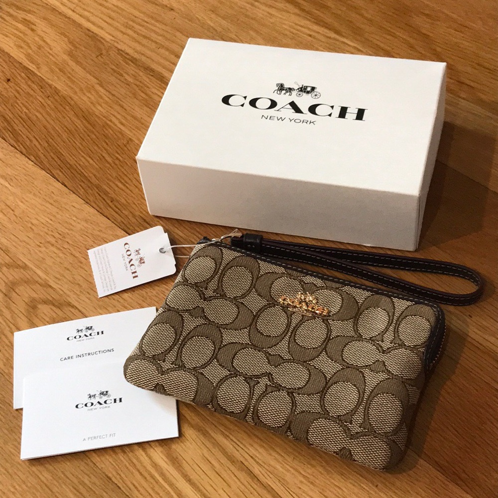 COACH New York Wristlet