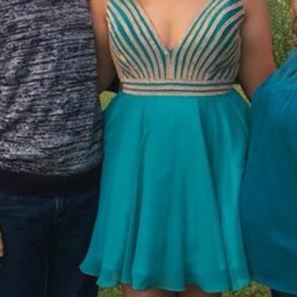 homecoming dress - Picture 2 of 3