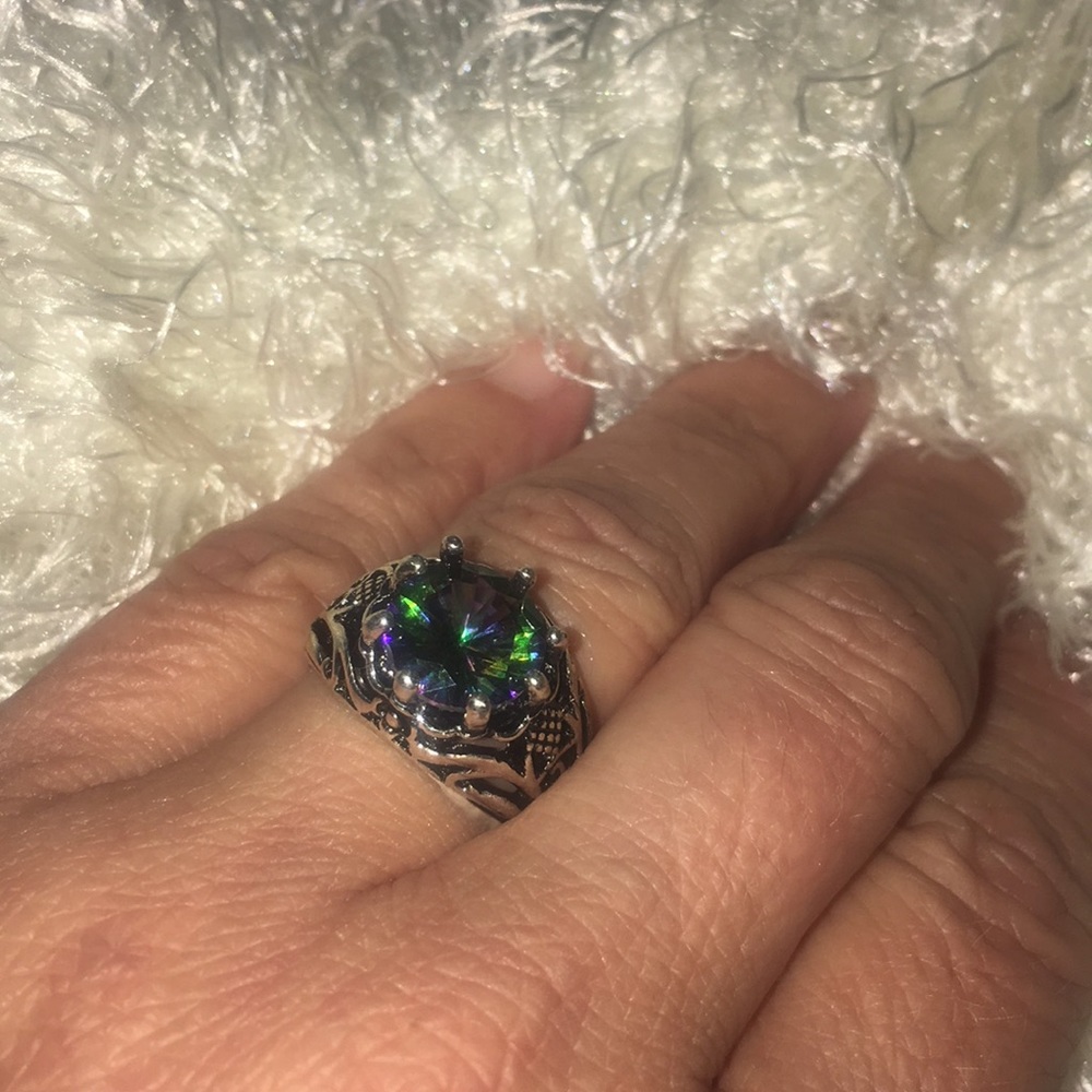 ✨Sparkly ring!!! ✨ - Picture 4 of 4