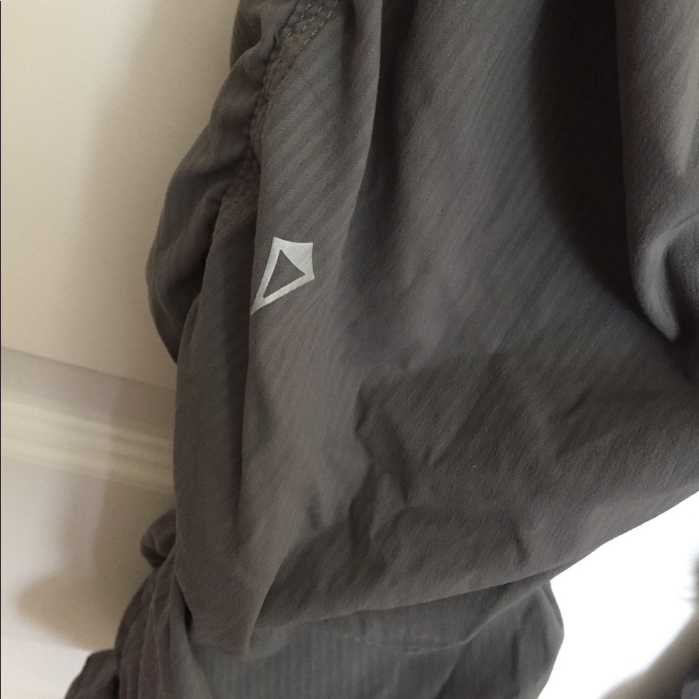 Girls Ivivva “studio” Pant size 8