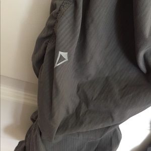 Girls Ivivva “studio” Pant size 8