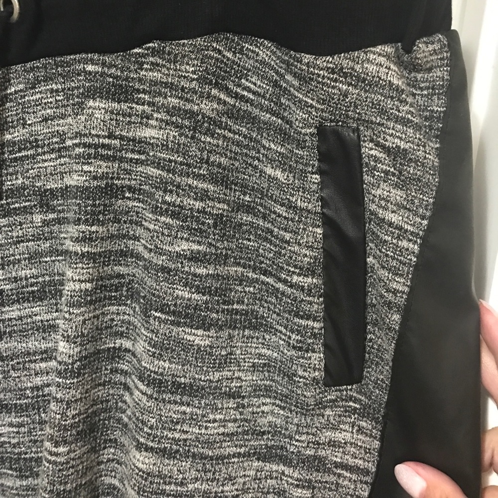 Leather-like trimmed Maternity joggers