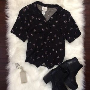 Grudge button up crop top