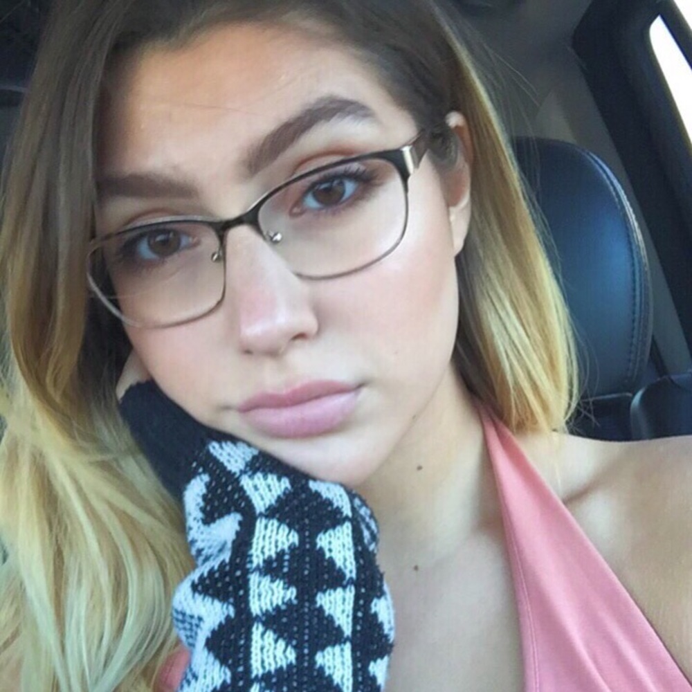 Meet your Posher, Angellina